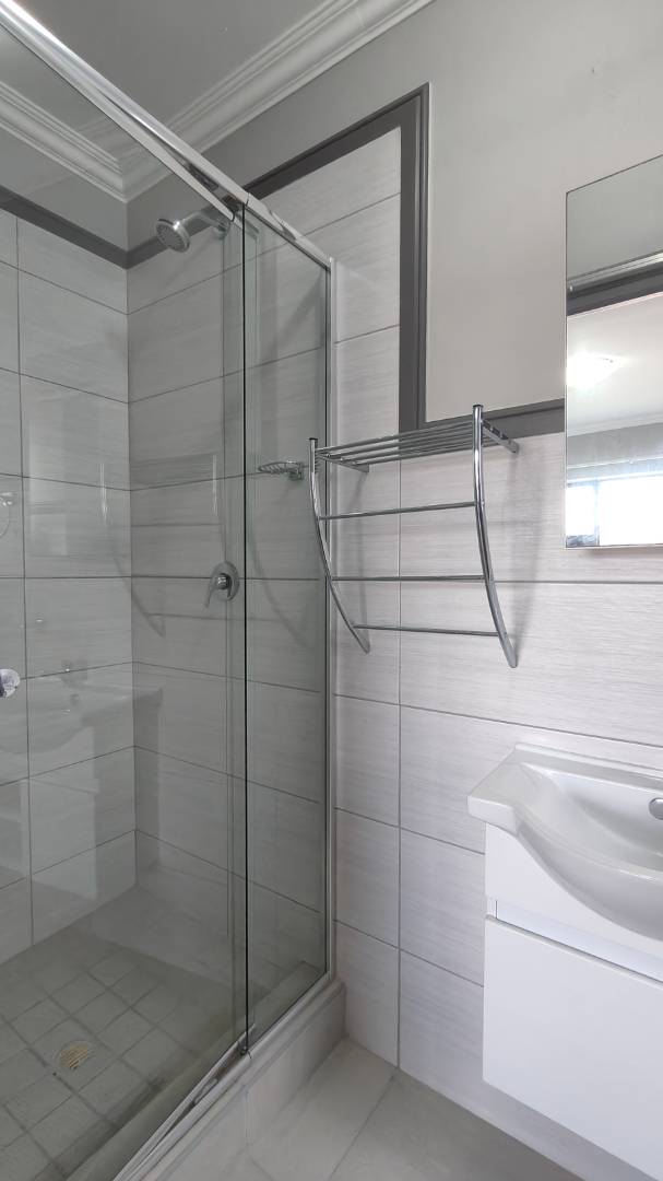 6 Bedroom Property for Sale in Island View Western Cape